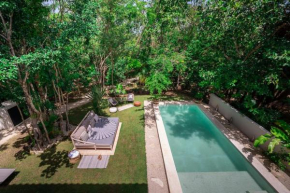 NEW! Chic villa with a pool, close to amenities & golf course!